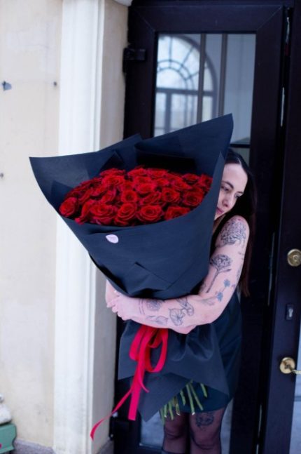 Monobucket 35 czerwonych róż 80 cm